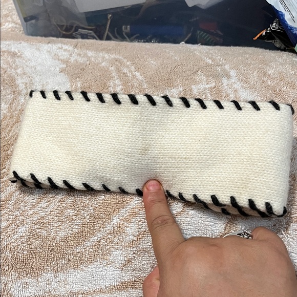 Gitano Black and Cream Hair Bow - Picture 6 of 6